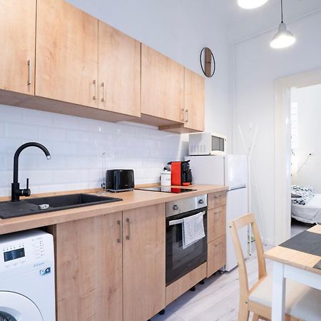 Studio In The Heart Of Party District Ka28 Budapest Eksteriør billede